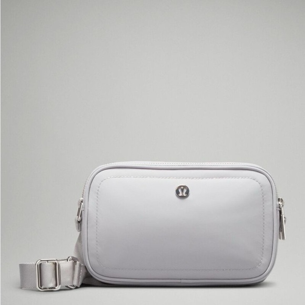 NWOT Lululemon Crossbody Camera Bag 2L in Silver Drop (Gray)